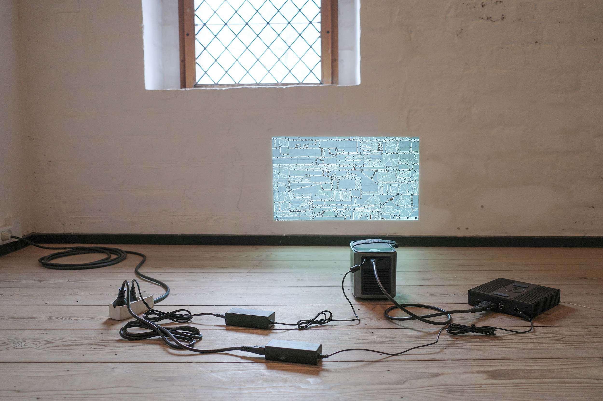 Halfdan Kajhøj, Proportion mapping, Still image on projector, computer, various cables, 20x35x30cm